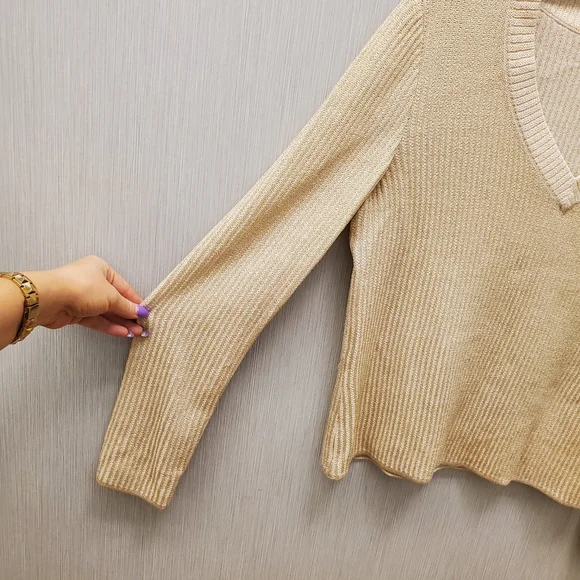 St. JOHN  Deep V-neck Sweater Ribbed w/ Metallic Threads Size S - Like NEW! - Picture 4 of 11